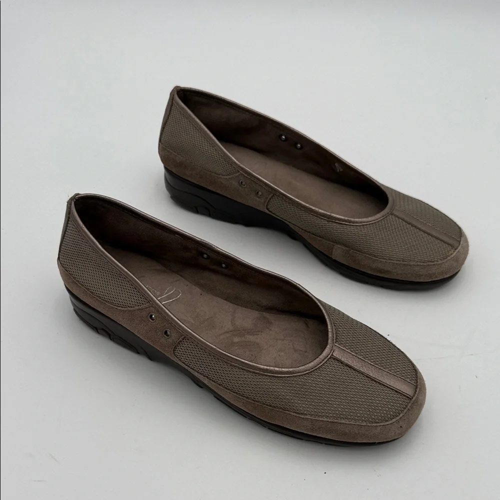 AEROSOLES Taupe Women's wedge shoe women 10 suede textile upper casual office